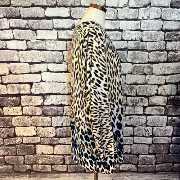 Chico's Animal Print Long Sleeve Button Down Cardigan Sweater Size XL - Picture 9 of 10